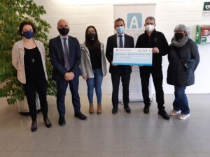 La Fundació “la Caixa”, CaixaBank i Manresa Comerç, junts per ajudar l’Associació TEA Asperger de Manresa, en el dia mundial per commemorar la malaltia